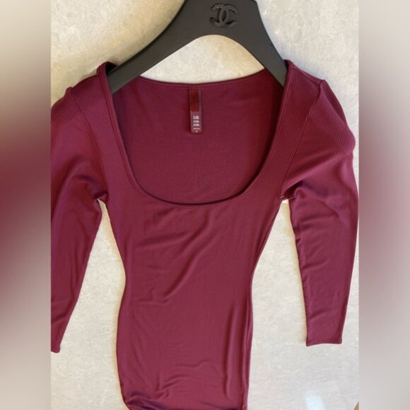 Skims Soft Lounge Long Sleeve Dress Ribbed in Wine Size M - Picture 12 of 14